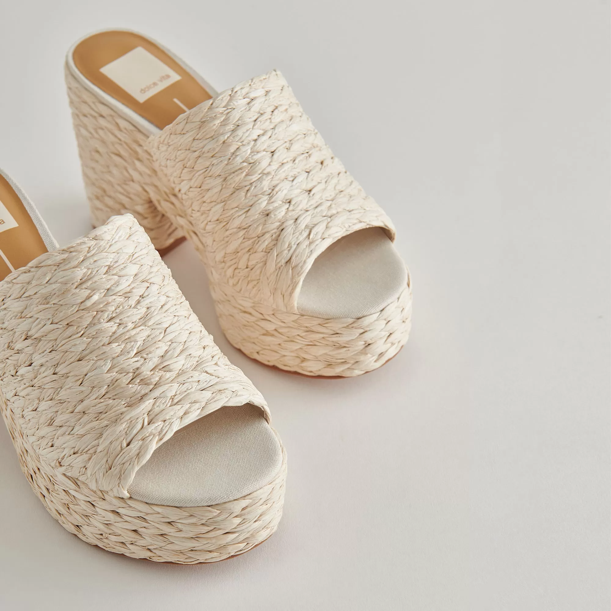 ELORA HEELS OFF WHITE RAFFIA