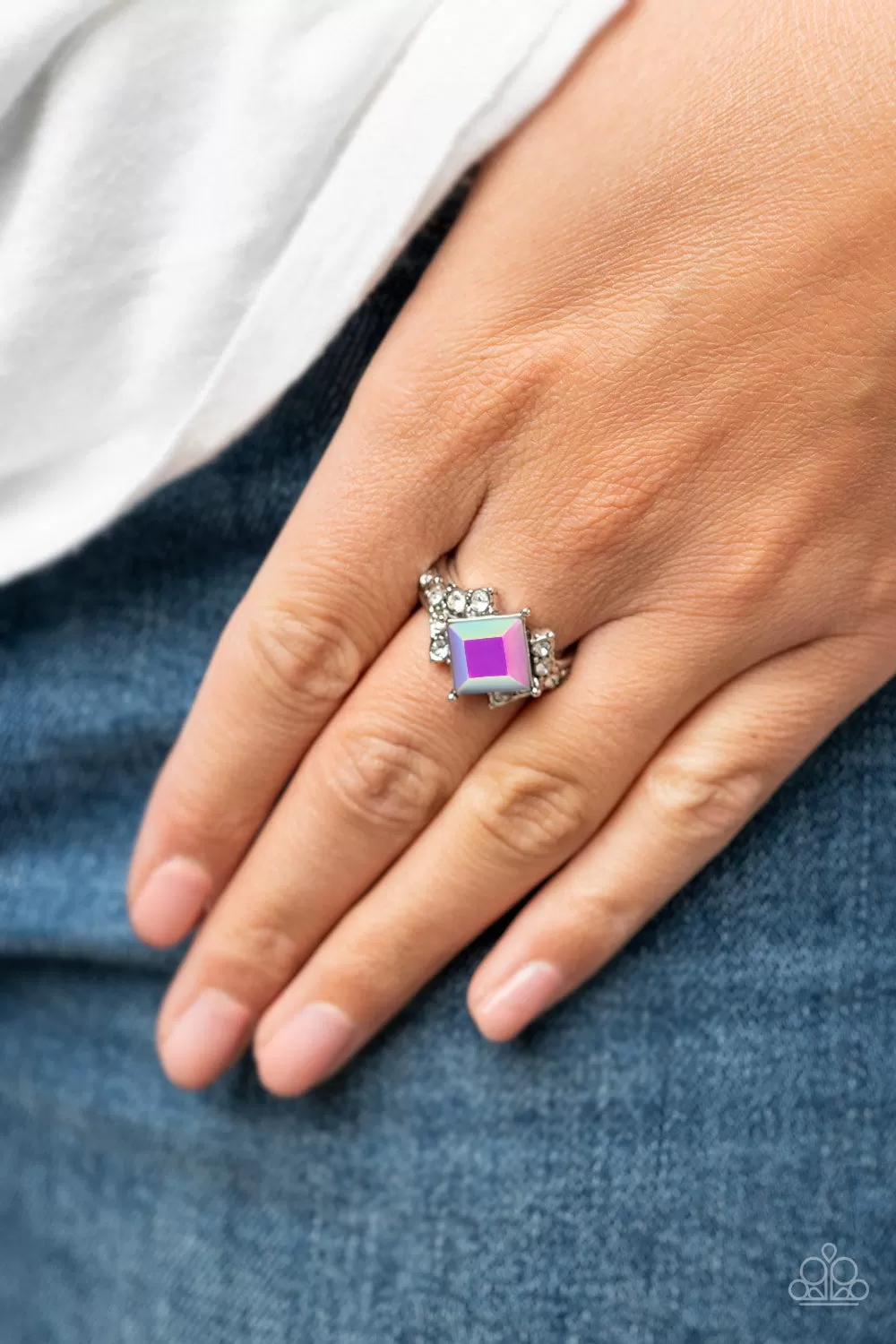 Paparazzi Mind-Blowing Brilliance - Purple Iridescent Gem Ring