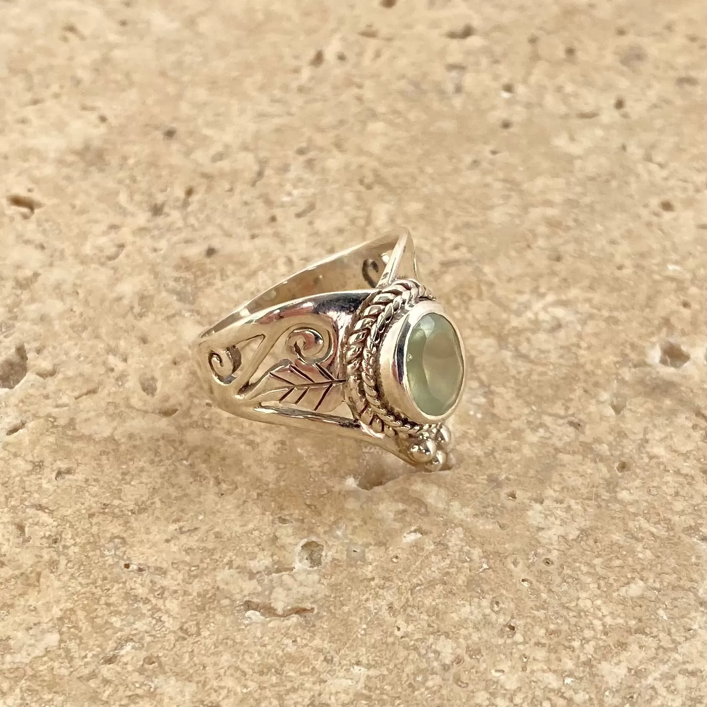 Prehnite Raya Filigree Ring